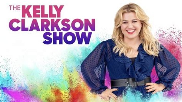 Carrie Underwood Stuns On The Kelly Clarkson Show!