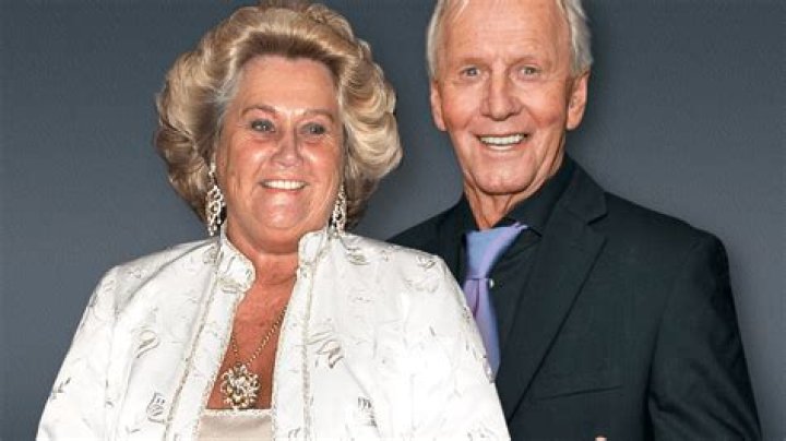 Celebrities: Paul Hogan And Noelene Edwards's Eternal Bond