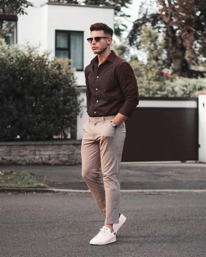 Dapper Style: Pairing Light Trousers With A Dark Shirt