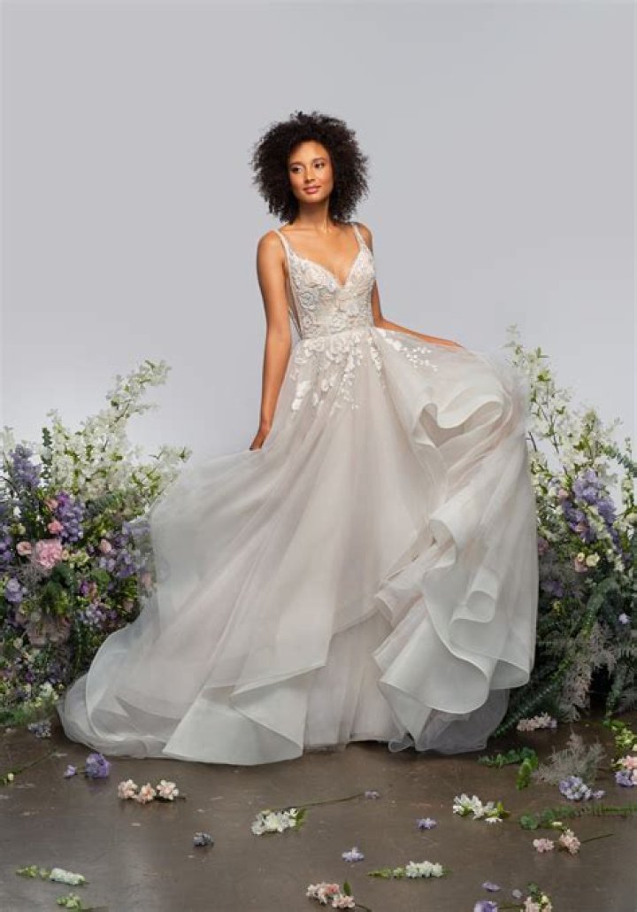 Discover Your Dream Paige Wedding Dress: Find The Perfect Match For Your Special Day