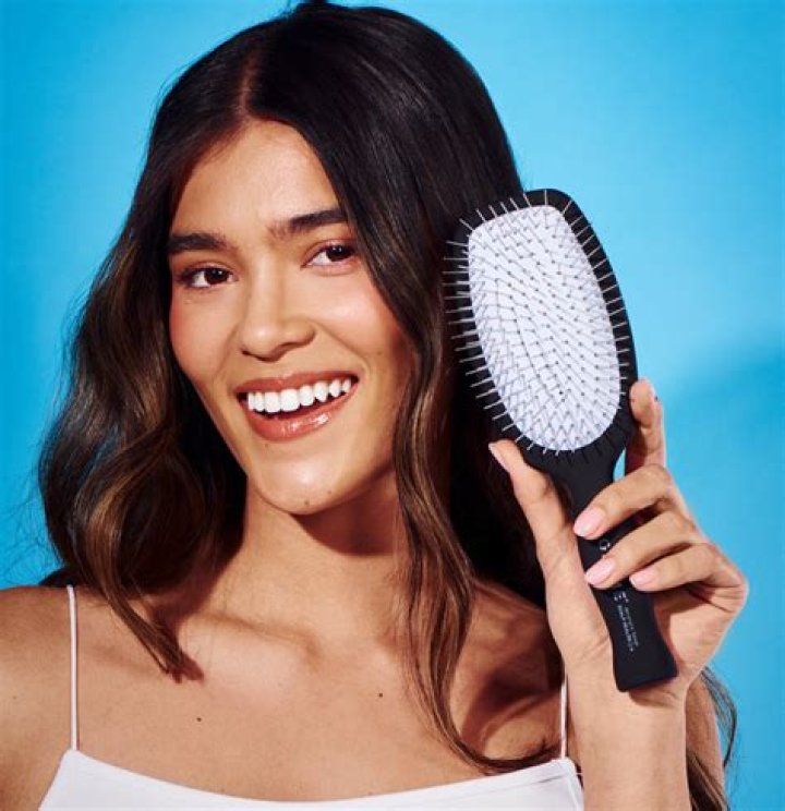 Discover Your Path To Healthy Hair: The Revolutionary Hair Stimulation Brush