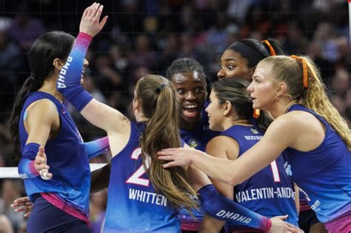 Jason Derulo's Passionate Performance: Electrifying Omaha Volleyball