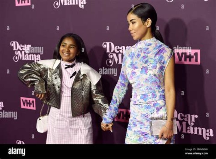 Jhene Aiko And Her Sisterly Connections