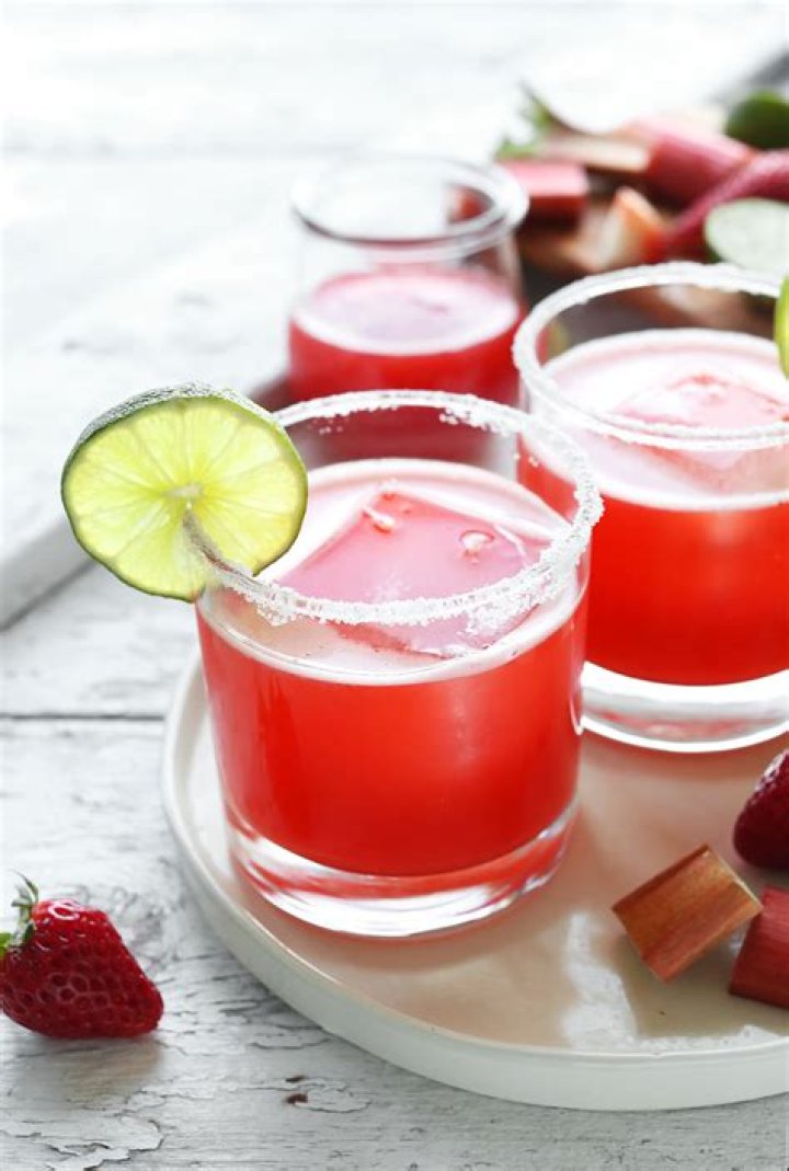 Refreshing Rhubarb Strawberry Shrub: A Summer Delight