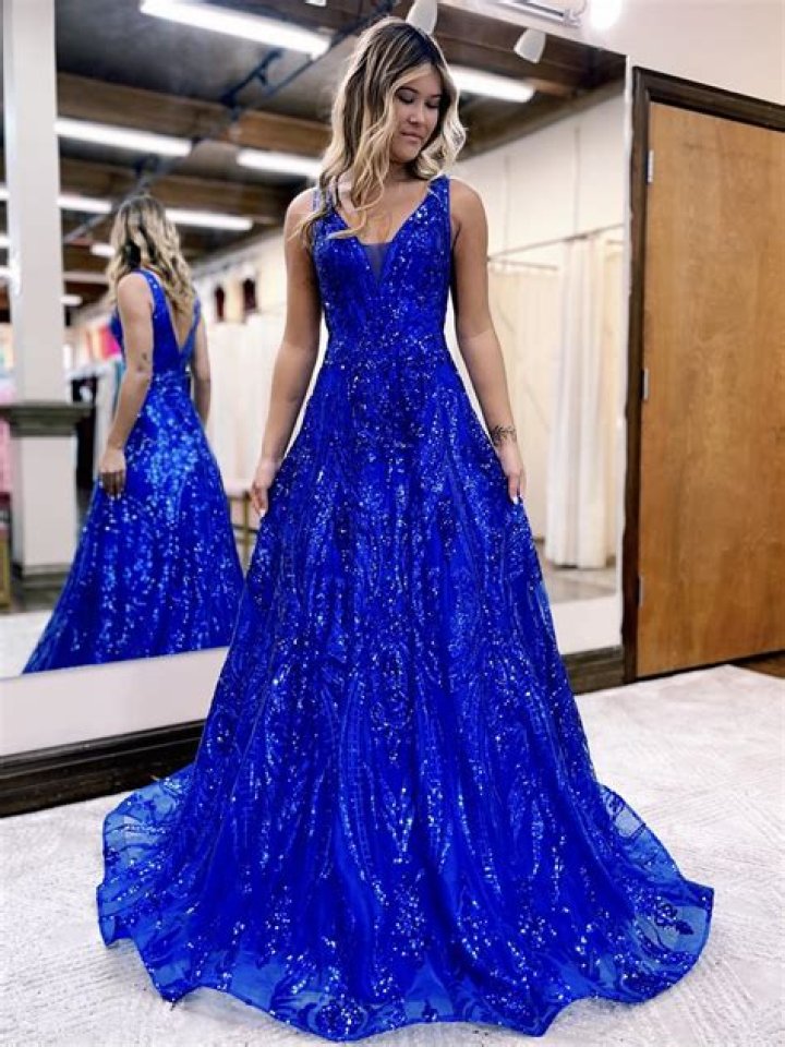 Stunning Royal Blue Dress For Your Perfect 15th Birthday Celebration