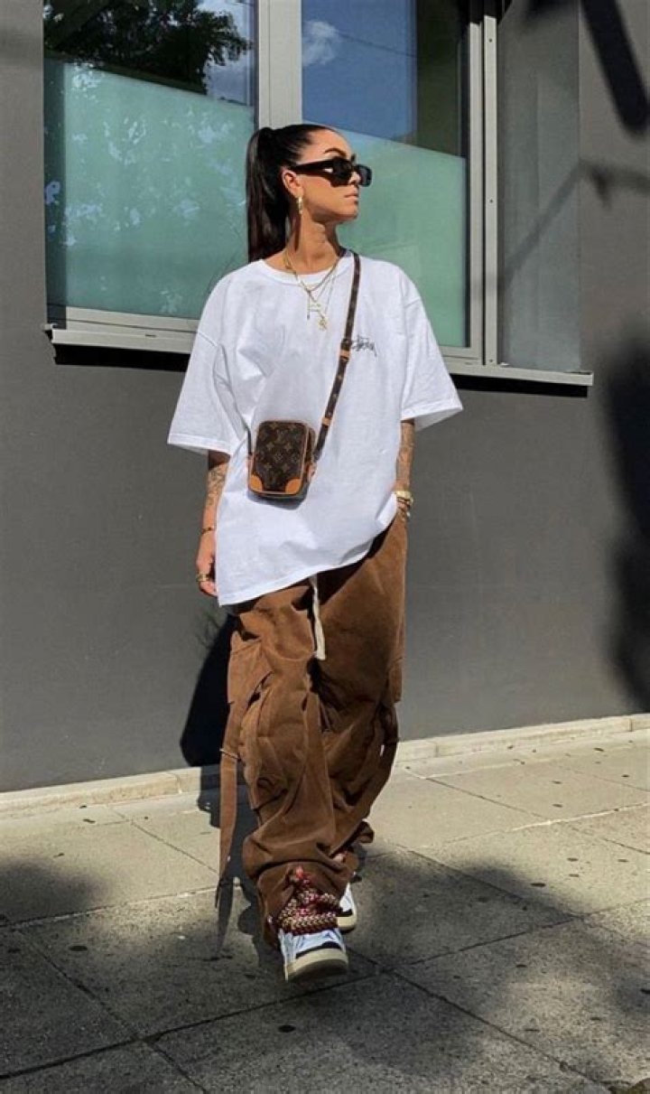 Uncover Style: Pair An Oversized T-shirt With A Stylish Jacket